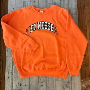 VTG Gildan Men's Crewneck Sweatshirt Bright Orange men’s large (runs big)